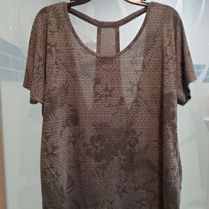 Xersion Green Floral Short Sleeve Back Cut Out Top Oversized